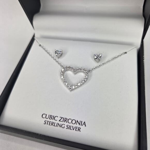 Giani Bernini 2 Pc CZ Heart Pendant Necklace & Stud Earrings Sterling Silver NEW - Picture 4 of 10